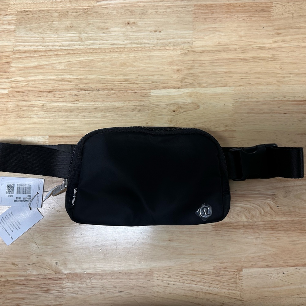 Lululemon Everywhere Belt Bag-Black